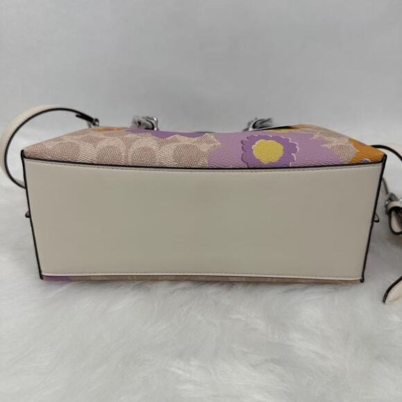 Coach Mollie Tote Bag 25 In Signature Canvas With Floral Print CBT23 Sand NWT - Picture 10 of 10